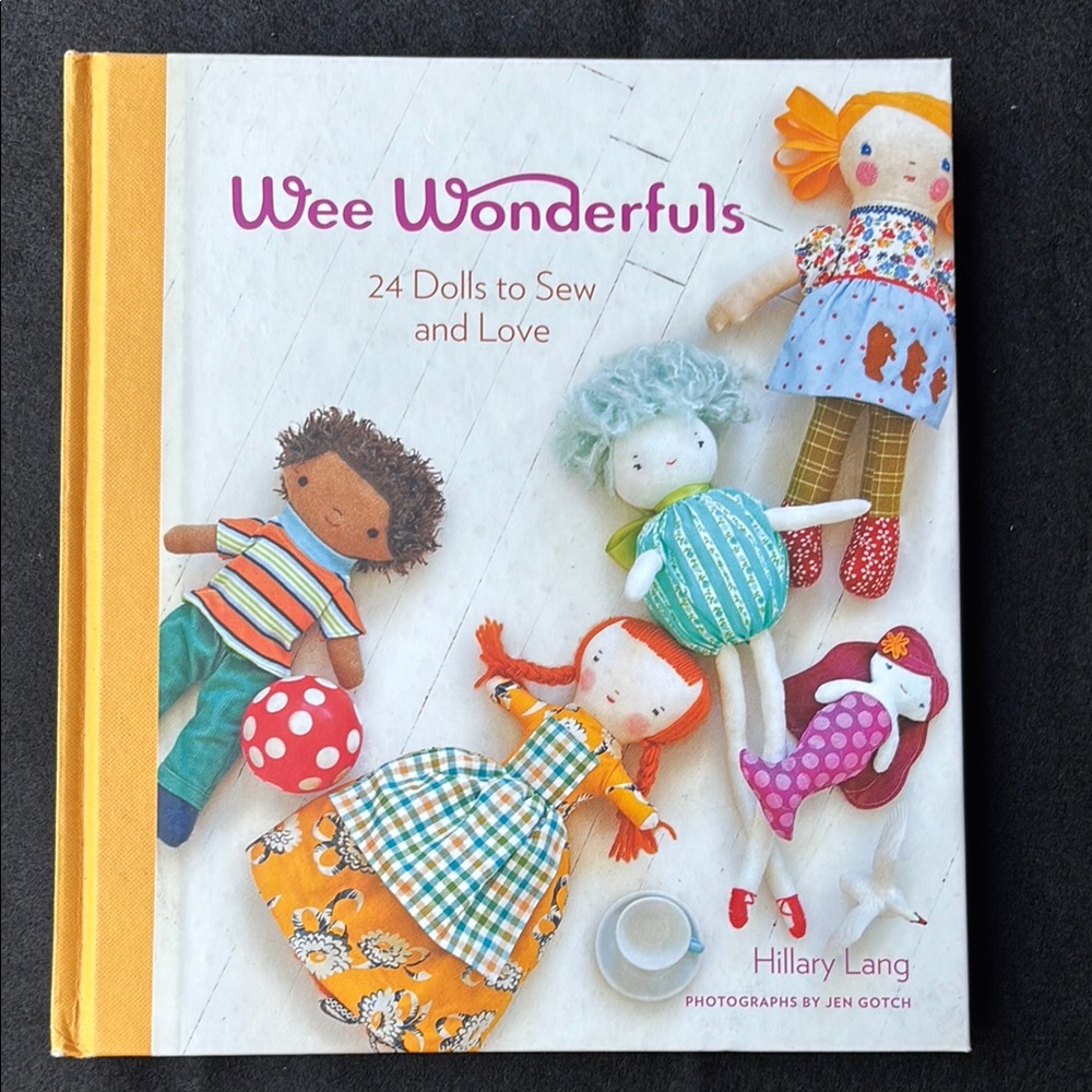 “Wee Wonderfuls 24 Dolls to Sew and Love” Book
Preowned
